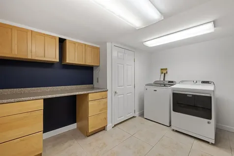 645 Lake Avenue Manchester NH 03103