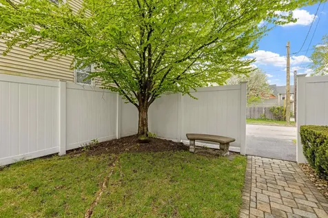 645 Lake Avenue Manchester NH 03103