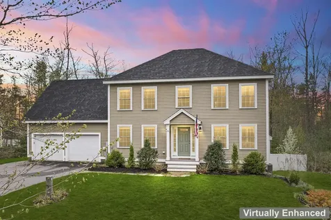 73 Village Place Drive Barrington NH 03825