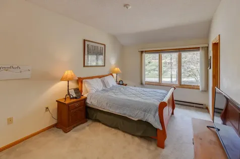 16 Riverfront Drive Woodstock NH 03262