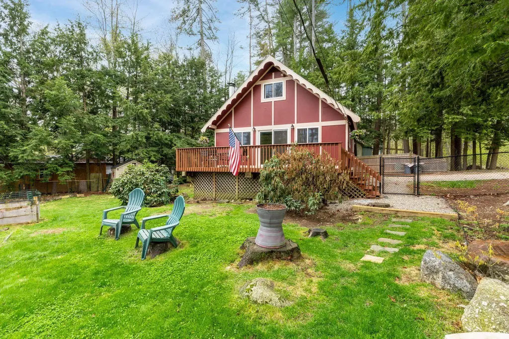 11 Turtle Bridge Crossing Hillsborough NH 03244