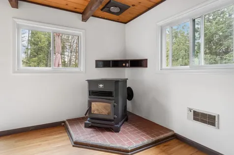 11 Turtle Bridge Crossing Hillsborough NH 03244