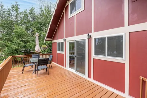 11 Turtle Bridge Crossing Hillsborough NH 03244