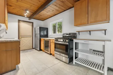 11 Turtle Bridge Crossing Hillsborough NH 03244