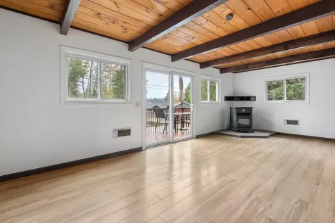 11 Turtle Bridge Crossing Hillsborough NH 03244