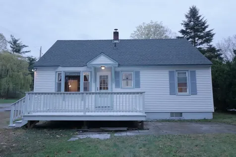 12 Deer Street Tilton NH 03276