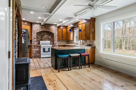 534 Hooksett Road Auburn NH 03032