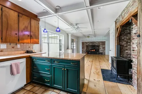534 Hooksett Road Auburn NH 03032
