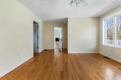 534 Hooksett Road Auburn NH 03032