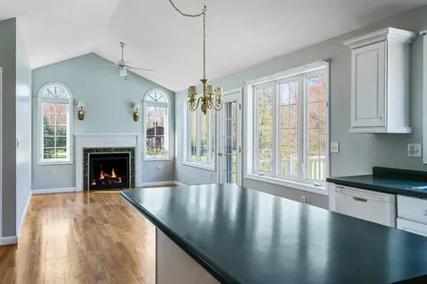 534 Hooksett Road Auburn NH 03032