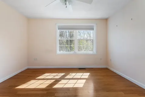 534 Hooksett Road Auburn NH 03032