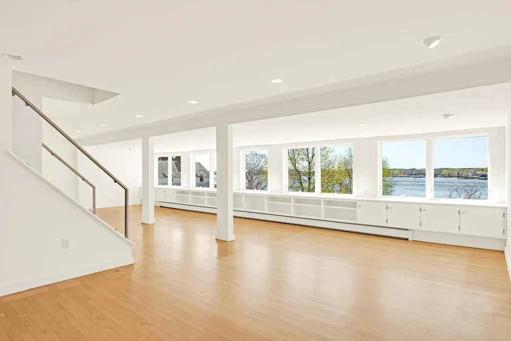 10 Island Avenue Kittery ME 03904