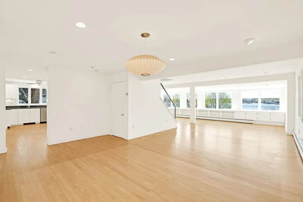 10 Island Avenue Kittery ME 03904