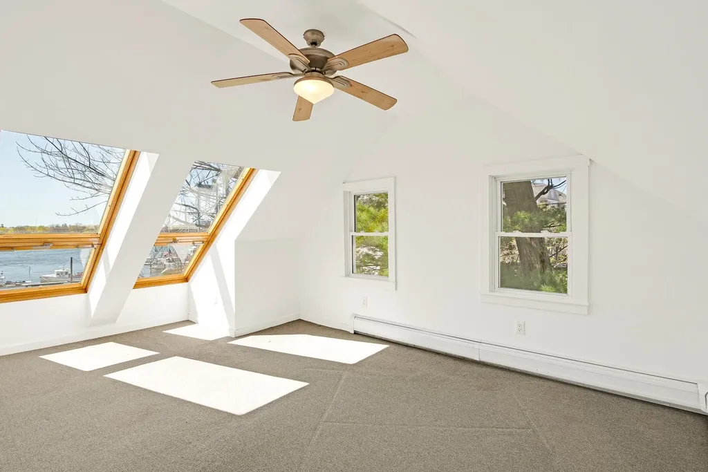 10 Island Avenue Kittery ME 03904