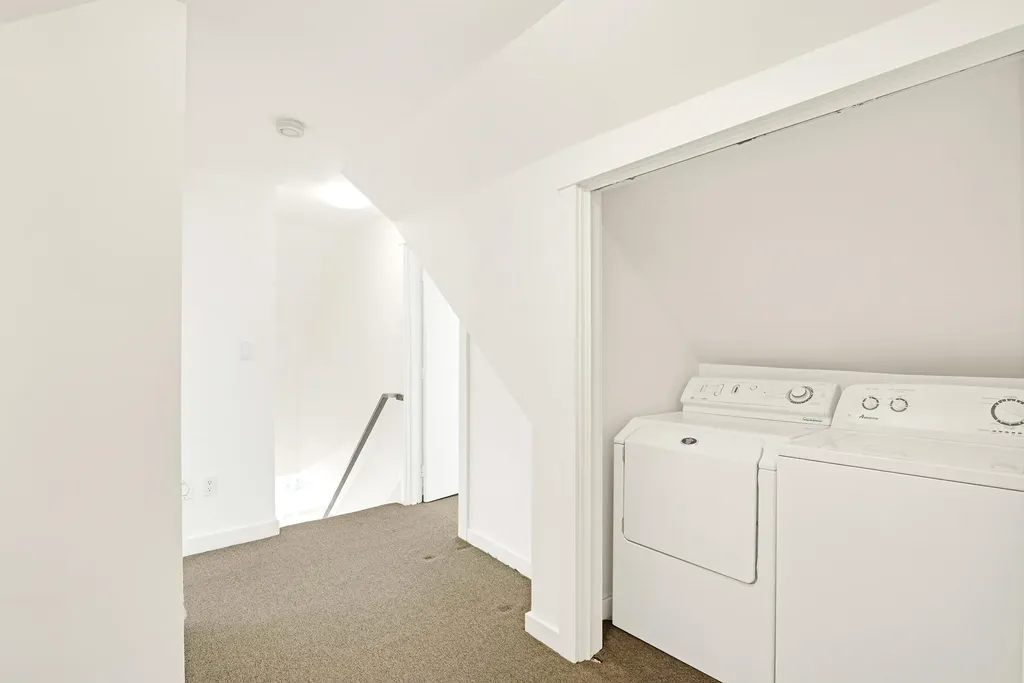 10 Island Avenue Kittery ME 03904