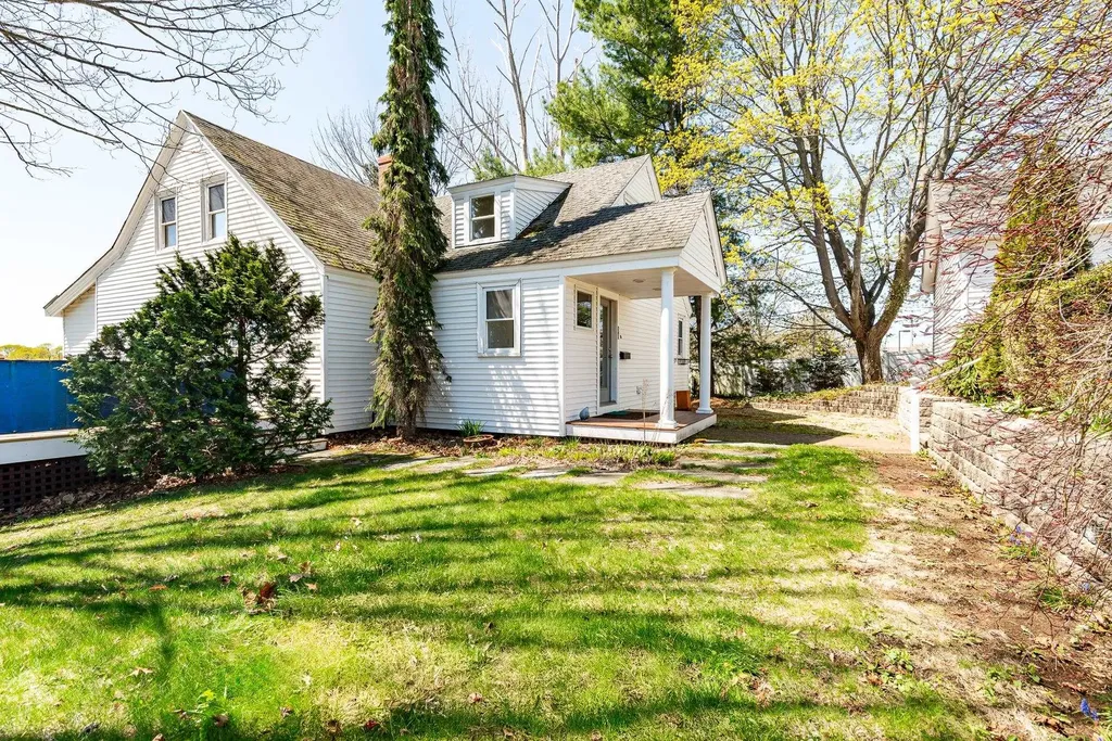 10 Island Avenue Kittery ME 03904