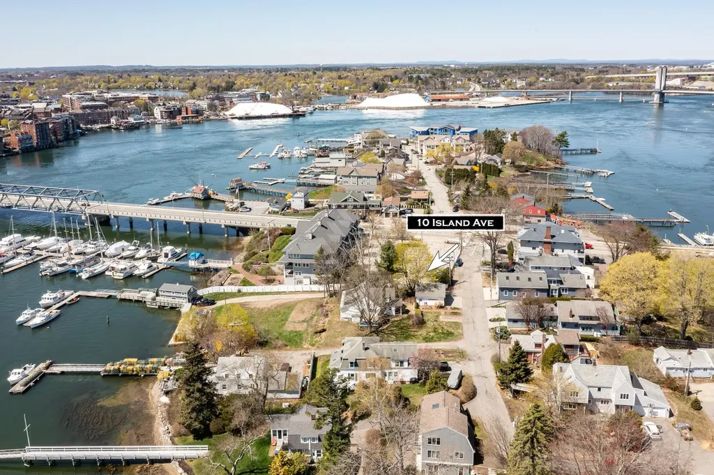 10 Island Avenue Kittery ME 03904