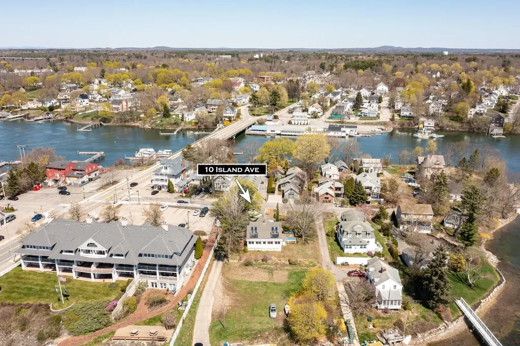 10 Island Avenue Kittery ME 03904