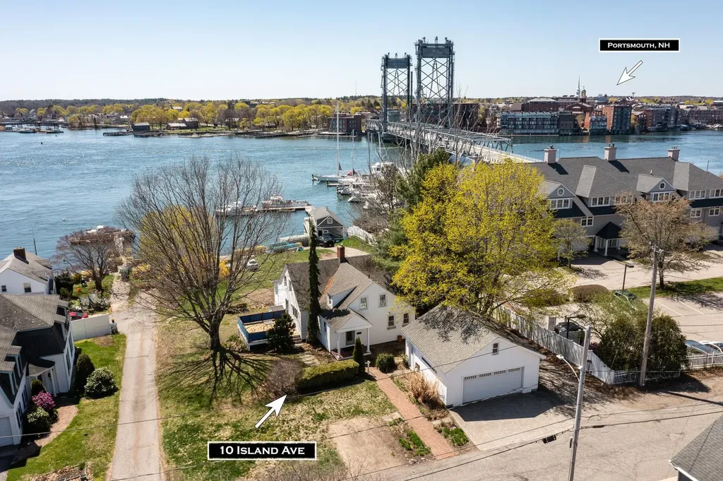 10 Island Avenue Kittery ME 03904