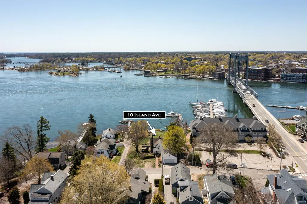 10 Island Avenue Kittery ME 03904