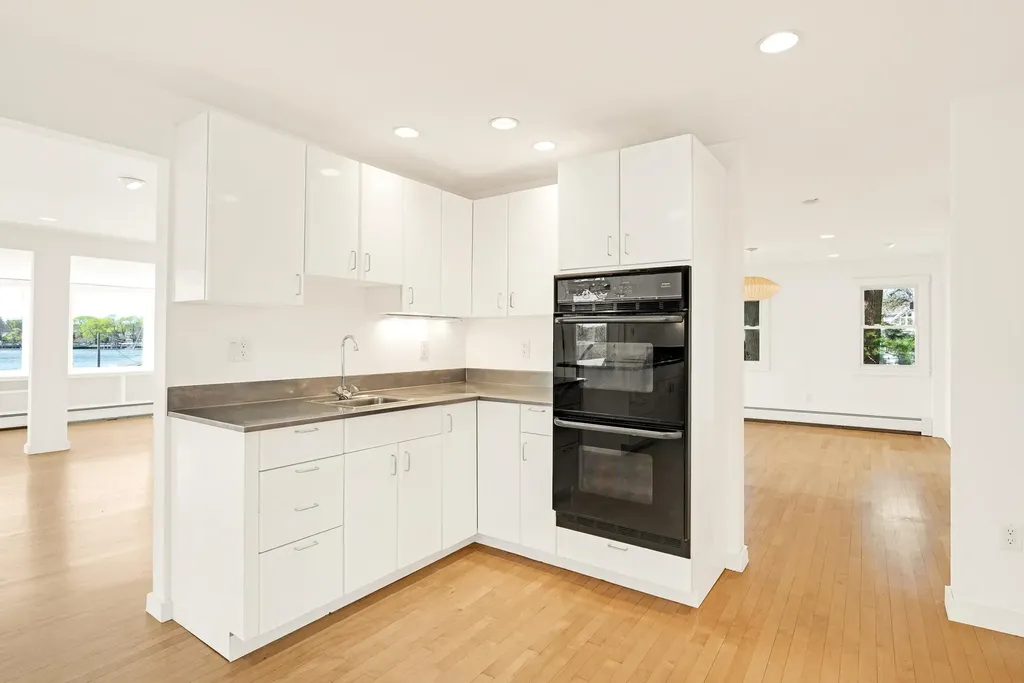 10 Island Avenue Kittery ME 03904