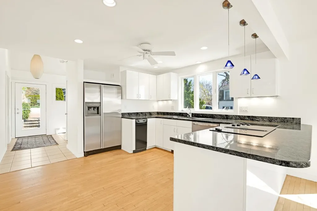 10 Island Avenue Kittery ME 03904