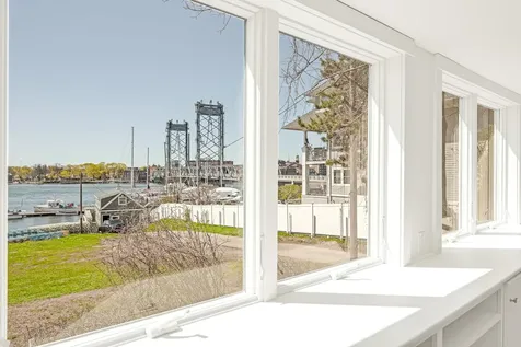 10 Island Avenue Kittery ME 03904