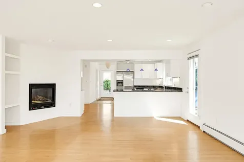 10 Island Avenue Kittery ME 03904