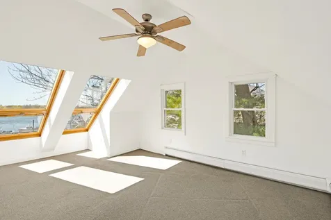 10 Island Avenue Kittery ME 03904