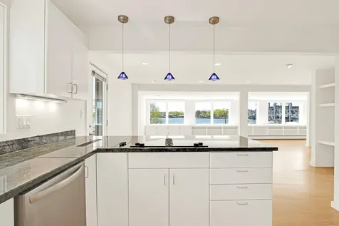 10 Island Avenue Kittery ME 03904