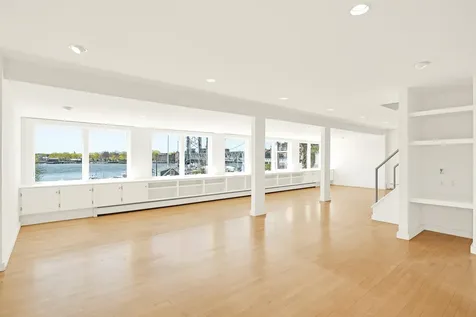 10 Island Avenue Kittery ME 03904