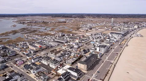 7 J Street Hampton NH 03842