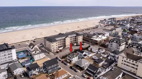 7 J Street Hampton NH 03842