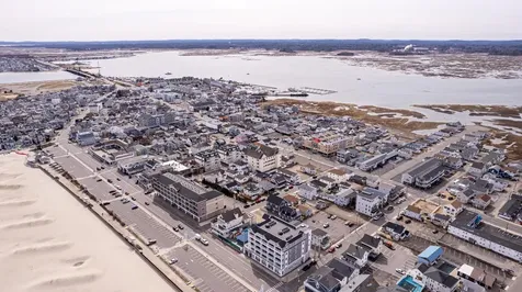 7 J Street Hampton NH 03842
