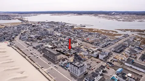 7 J Street Hampton NH 03842