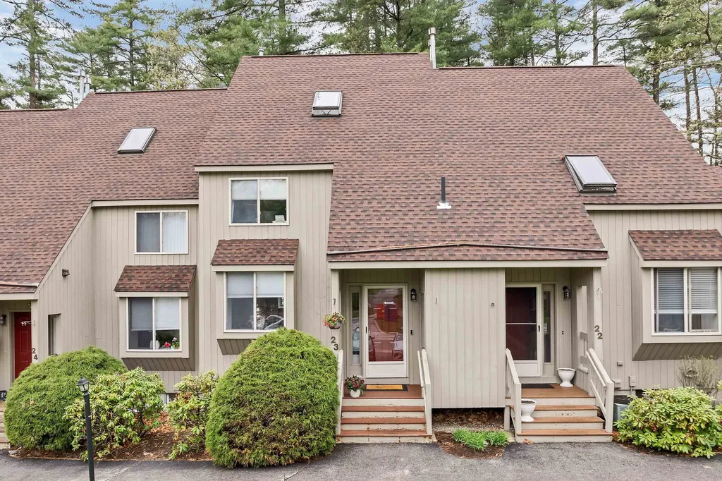 23 Suffolk Court Bedford NH 03110