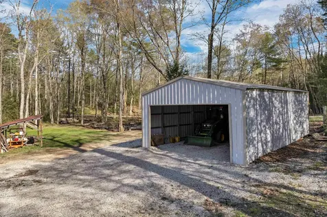 18 Wallace Lane Raymond NH 03077