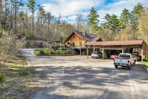 18 Wallace Lane Raymond NH 03077
