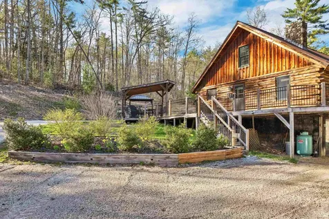 18 Wallace Lane Raymond NH 03077