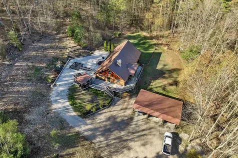 18 Wallace Lane Raymond NH 03077