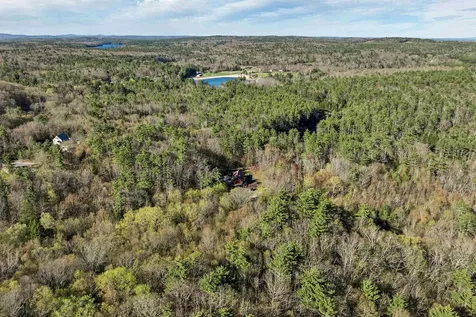 18 Wallace Lane Raymond NH 03077