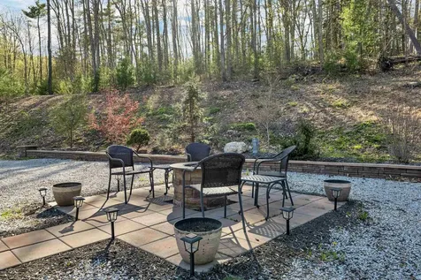 18 Wallace Lane Raymond NH 03077