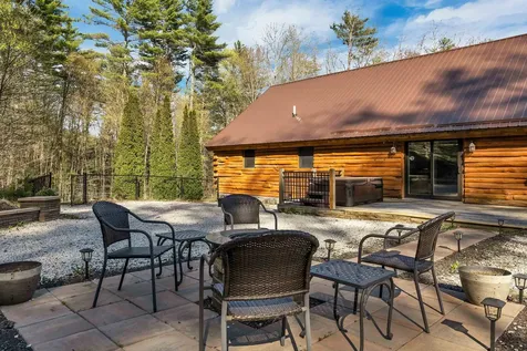 18 Wallace Lane Raymond NH 03077