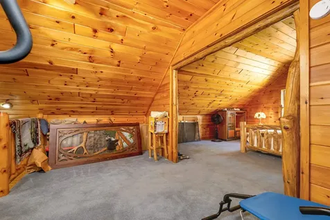 18 Wallace Lane Raymond NH 03077