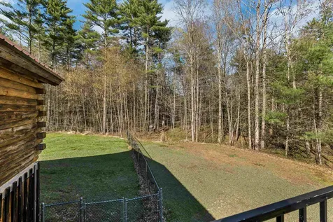 18 Wallace Lane Raymond NH 03077