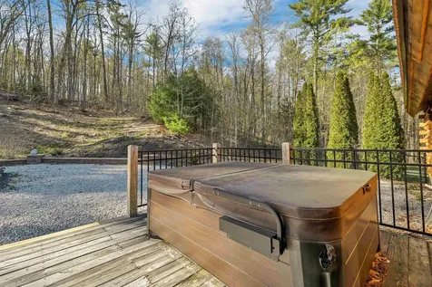 18 Wallace Lane Raymond NH 03077