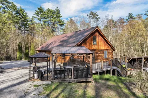 18 Wallace Lane Raymond NH 03077