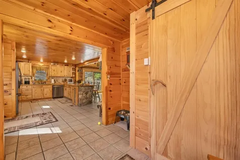 18 Wallace Lane Raymond NH 03077