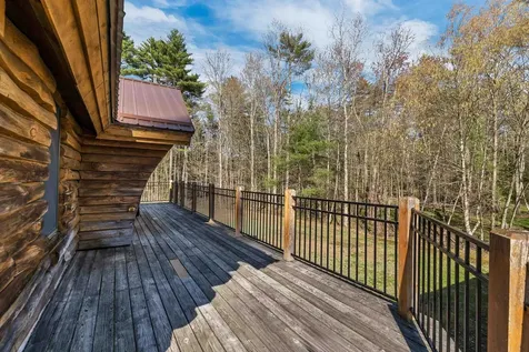 18 Wallace Lane Raymond NH 03077