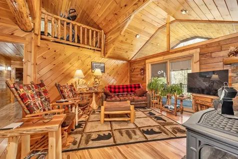 18 Wallace Lane Raymond NH 03077